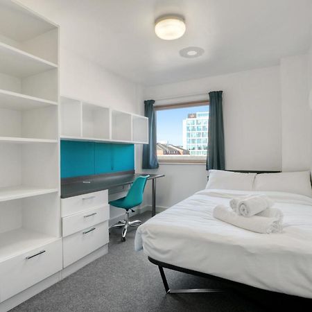 Bright & Central Room In Luton, Sleeps 2 ลูตัน ภายนอก รูปภาพ
