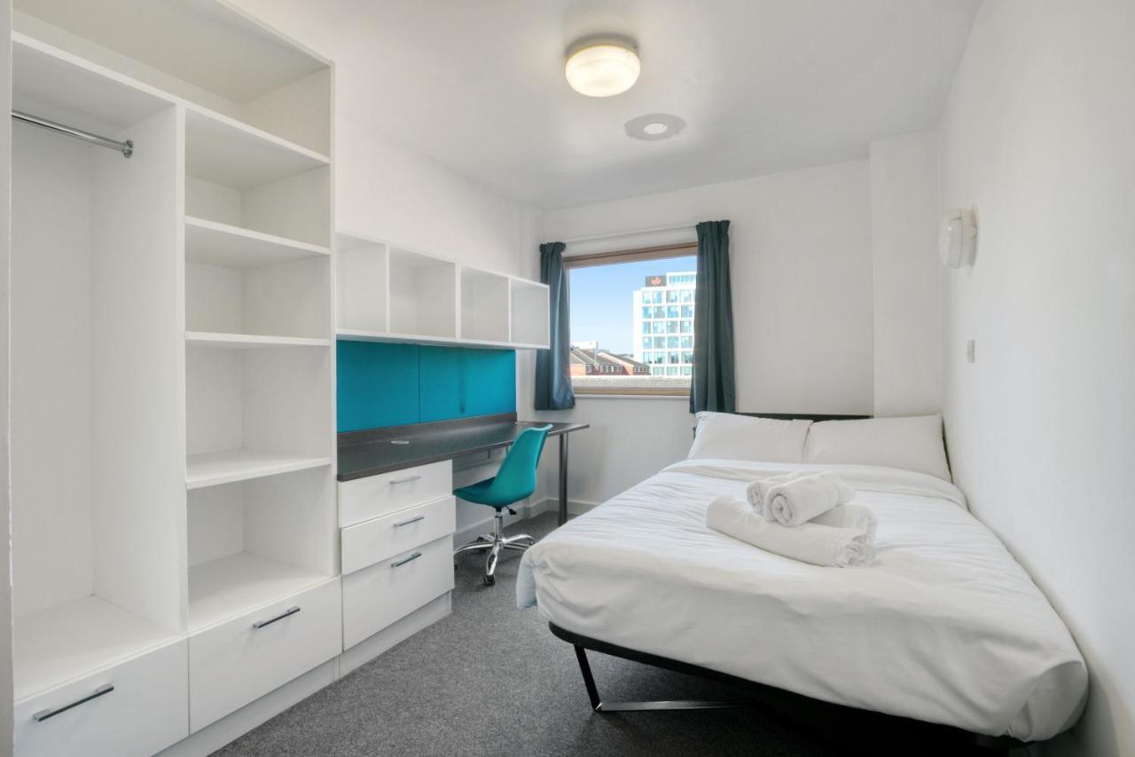 Bright & Central Room In Luton, Sleeps 2 ลูตัน ภายนอก รูปภาพ